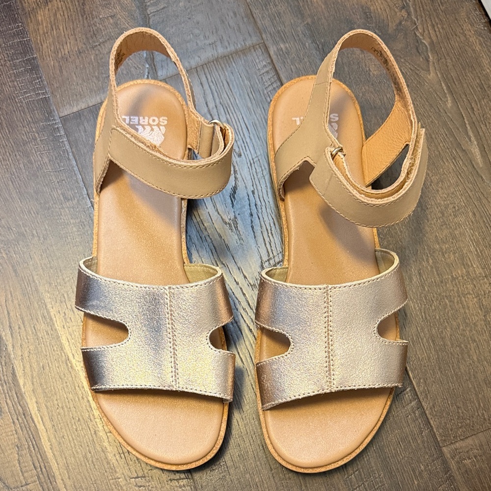 NWOB Sorel Women's Metallic and Tan Sandals